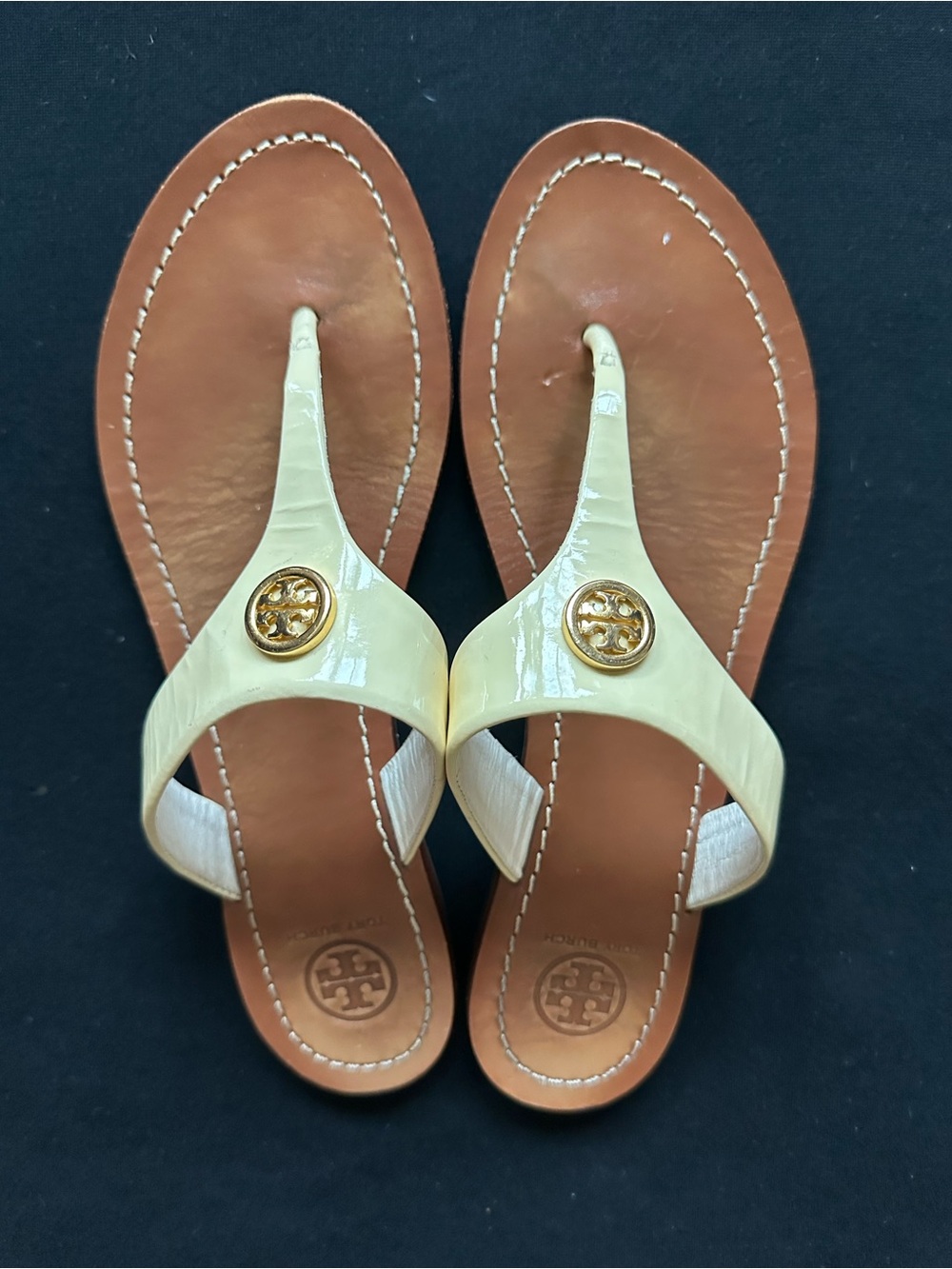 Tory Burch Cameron Cream Patent Leather Thong Sandals flip flops 9